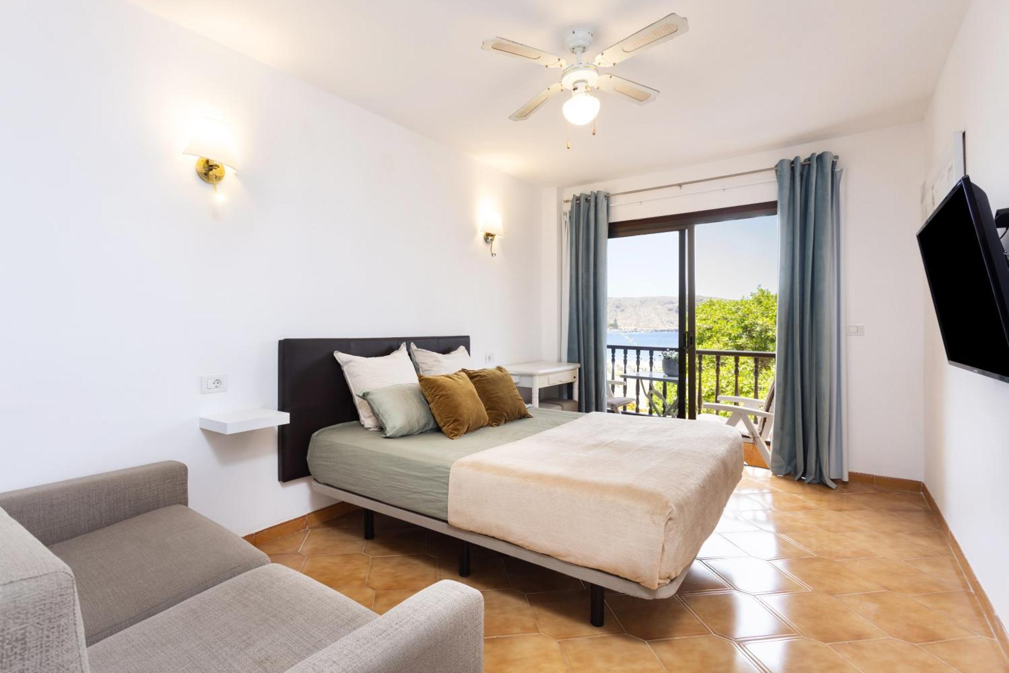 Classbnb - Seafront Studio With Beach View In The Center Of Los Cristianos Лос Кристианос Екстериор снимка